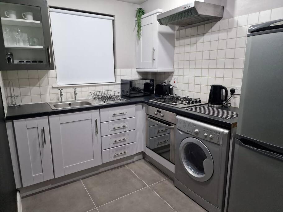Contemporary City Centre Flat Belfast Exterior photo